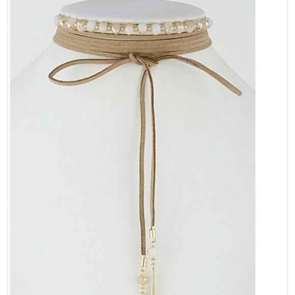 ๐๏ธ Tan Beaded Choker Necklace - Picture 4 of 5